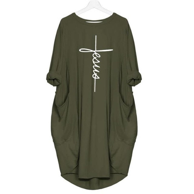 WOMEN'S JESUS OVERSIZED CROSS-PRINT POCKET T-SHIRT